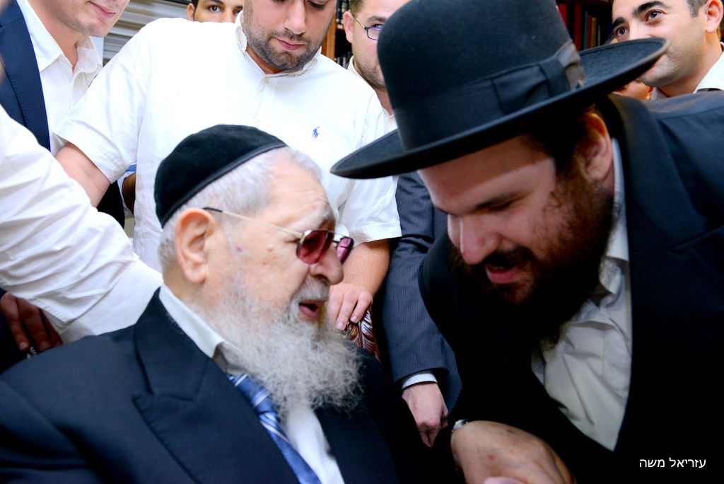 יוסי גיל מקבל ברכה