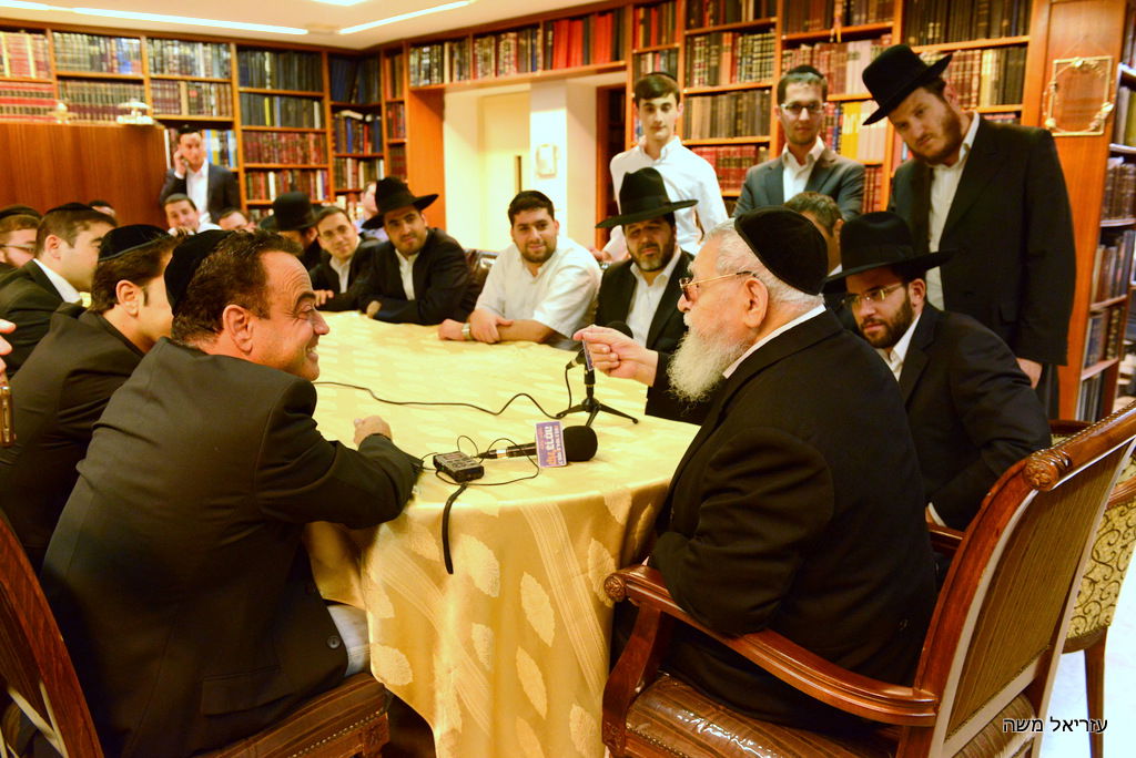 עובדי קול ברמה זכו לשנה טובה מהרב עובדיה יוסף