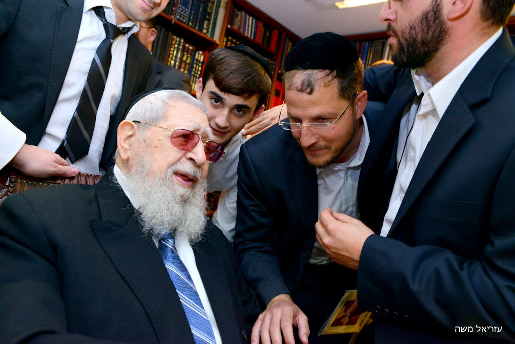 עובדי קול ברמה זכו לשנה טובה מהרב עובדיה יוסף