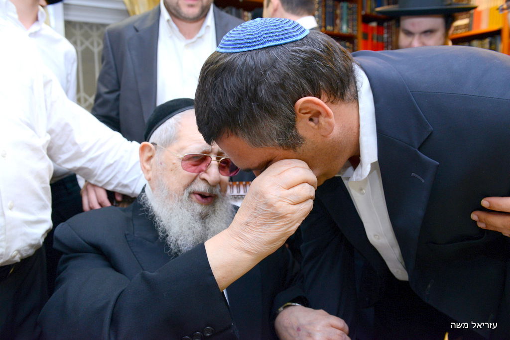 עובדי קול ברמה זכו לשנה טובה מהרב עובדיה יוסף