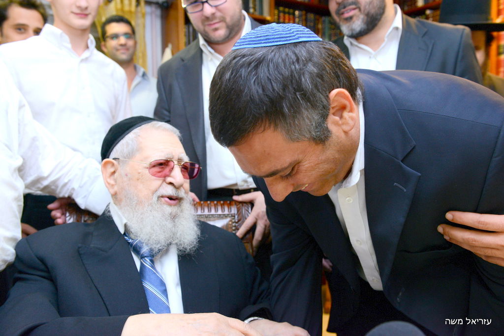 עובדי קול ברמה זכו לשנה טובה מהרב עובדיה יוסף