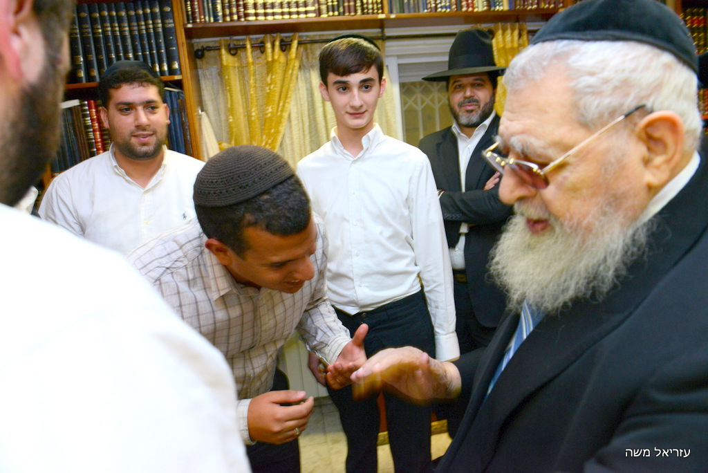 עובדי קול ברמה זכו לשנה טובה מהרב עובדיה יוסף