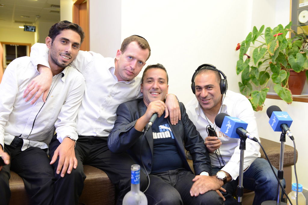 לקראת אלבומו החדש: יניב בן משיח שר ל'כיכר השבת'