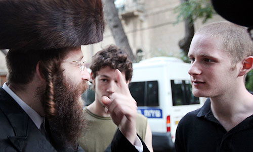 למצולמים אין קשר לכתבה