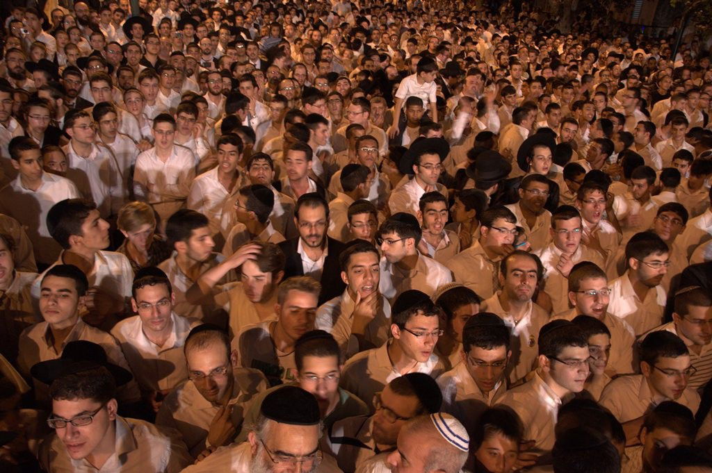 30 אלף איש השתתפו בשמחת בית השואבה של חסידות מישקולץ