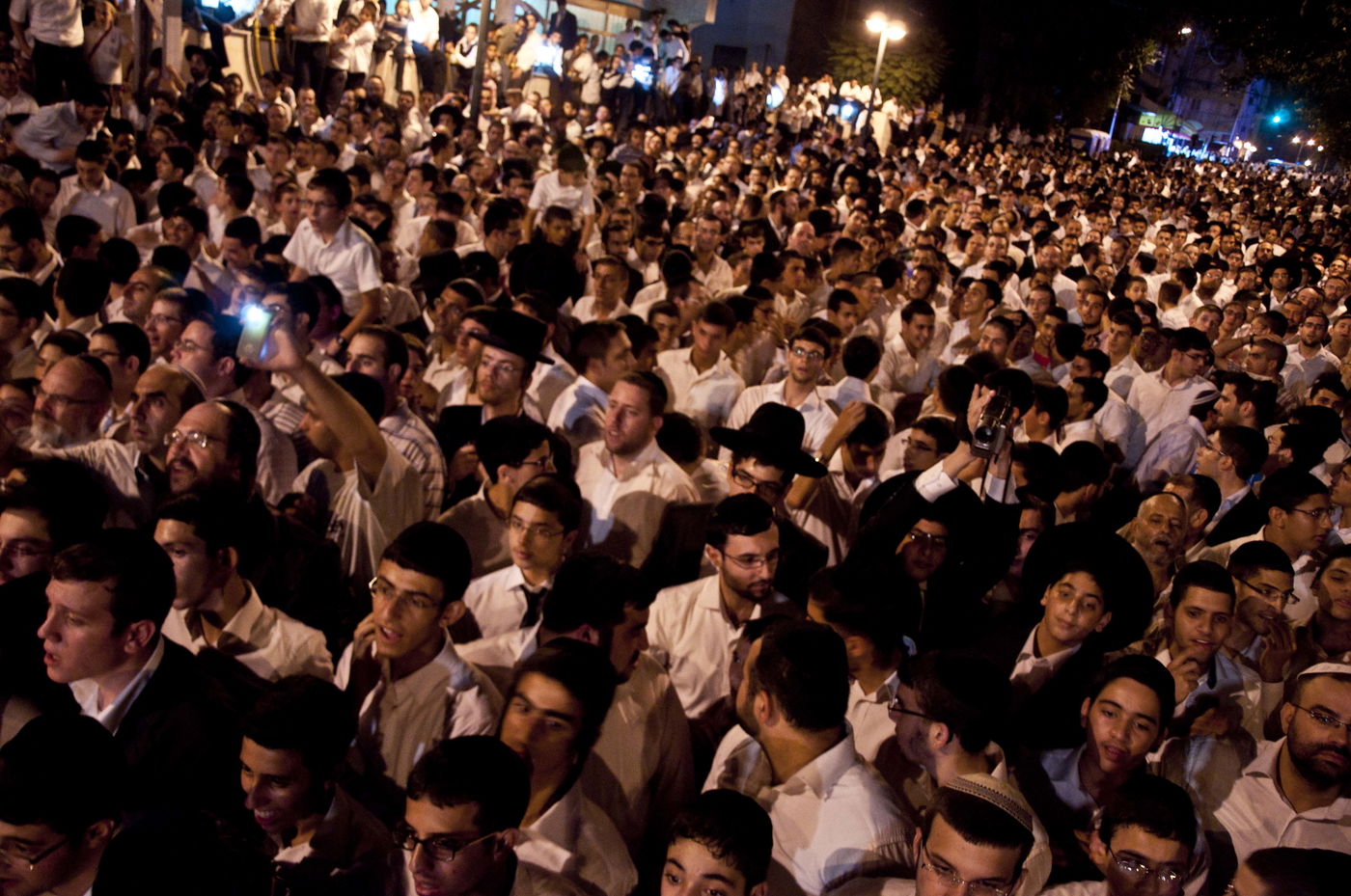 30 אלף איש השתתפו בשמחת בית השואבה של חסידות מישקולץ