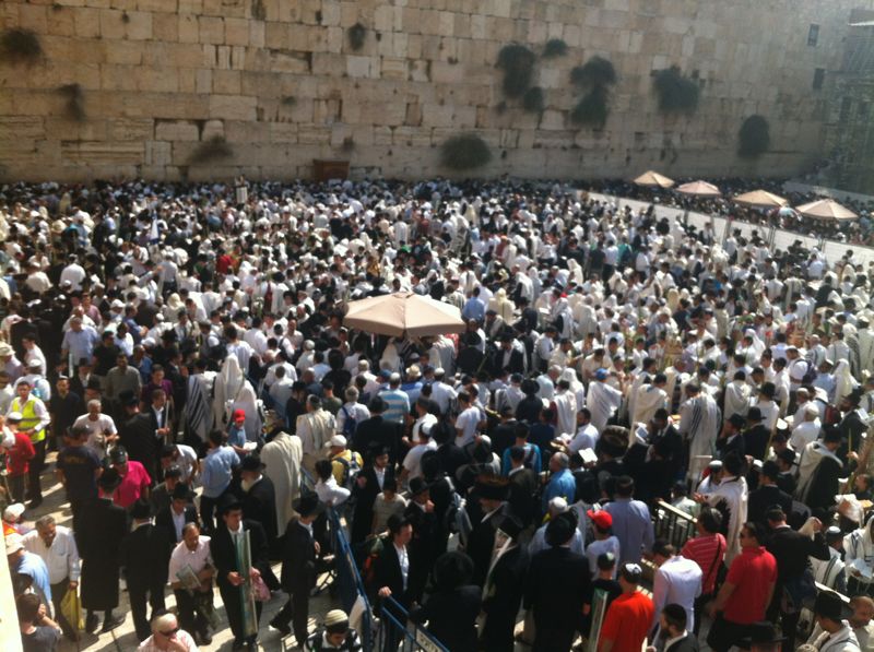 לברך את עמו ישראל: צפו בברכת הכהנים בכותל