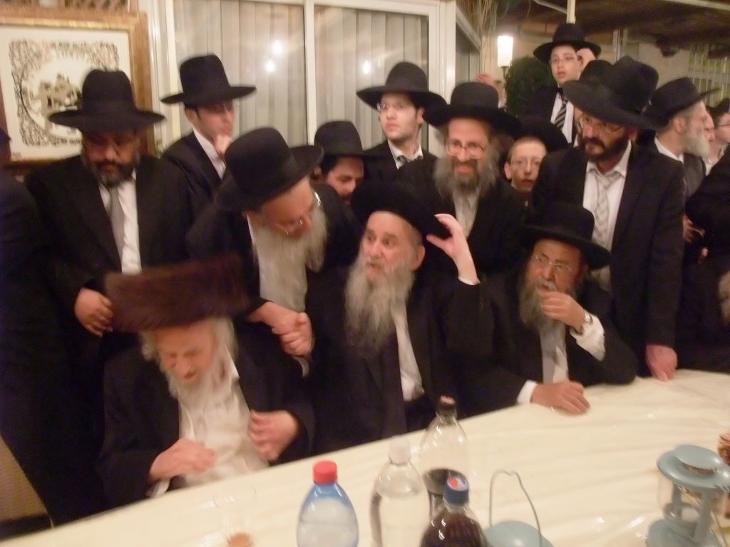 ראשי ישיבות בסוכת הרב שמואל אויערבך ●  תיעוד