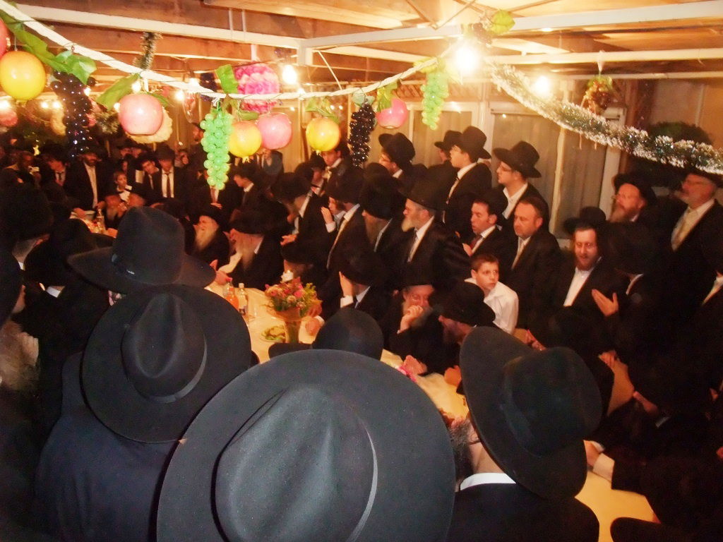 ראשי ישיבות בסוכת הרב שמואל אויערבך ●  תיעוד