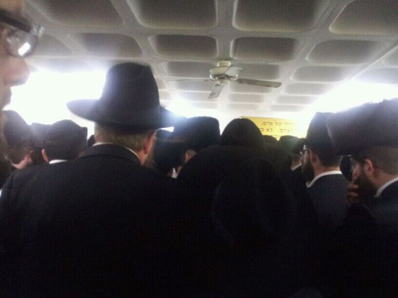 לא מפסיקים לבכות: הילד אברהם ז"ל הובא למנוחות