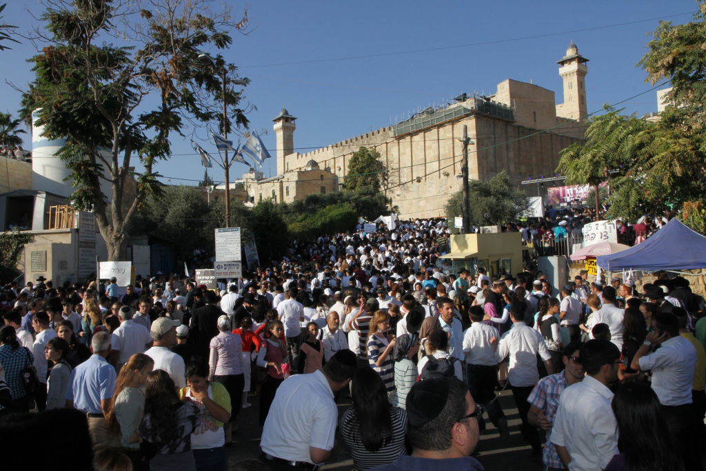 צפו: חגיגת ענק בחברון עם מרדכי בן דוד