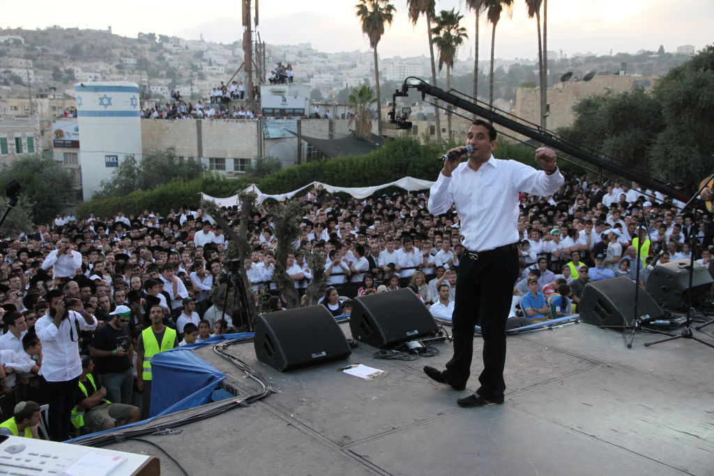 צפו: חגיגת ענק בחברון עם מרדכי בן דוד