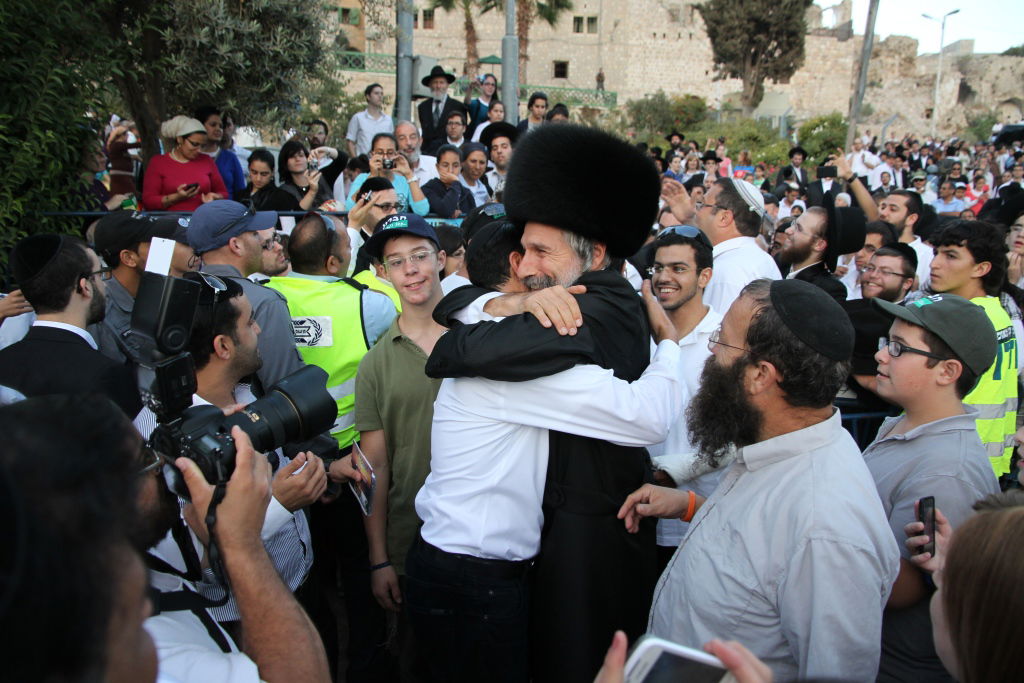 צפו: חגיגת ענק בחברון עם מרדכי בן דוד