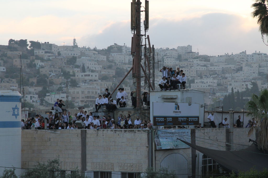 צפו: חגיגת ענק בחברון עם מרדכי בן דוד