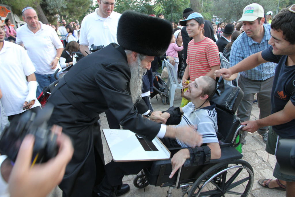 צפו: חגיגת ענק בחברון עם מרדכי בן דוד