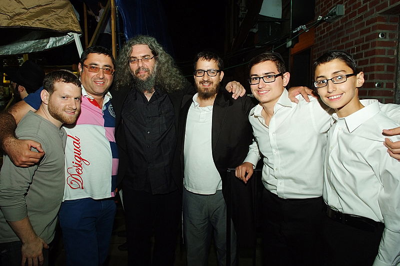 שמחת בית השואבה בניו-יורק: מראות שלא תראו בשום מקום אחר