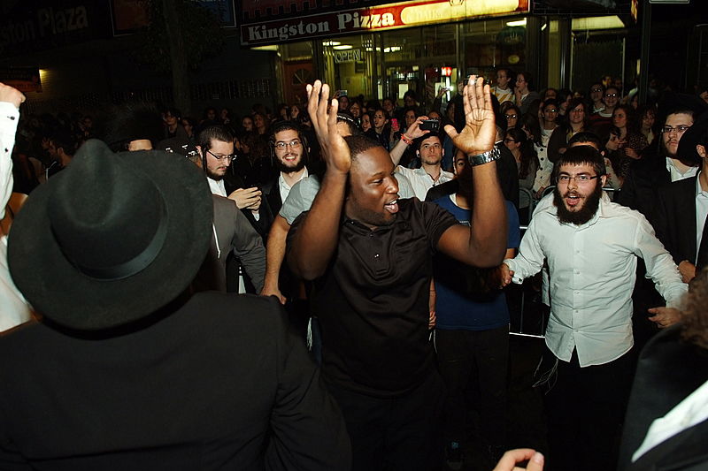 שמחת בית השואבה בניו-יורק: מראות שלא תראו בשום מקום אחר