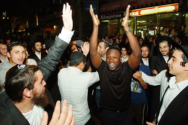 שמחת בית השואבה בניו-יורק: מראות שלא תראו בשום מקום אחר