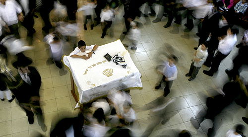 כבוד לתורה: עם ישראל חוגג הלילה הקפות שניות