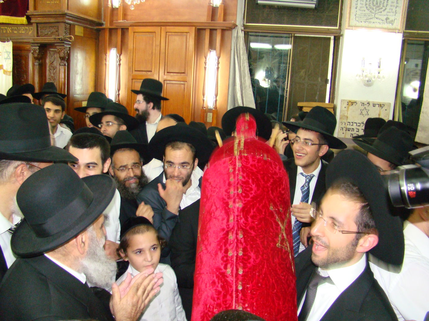 יאמרו נא בית אהרן: הקפות בירושלים