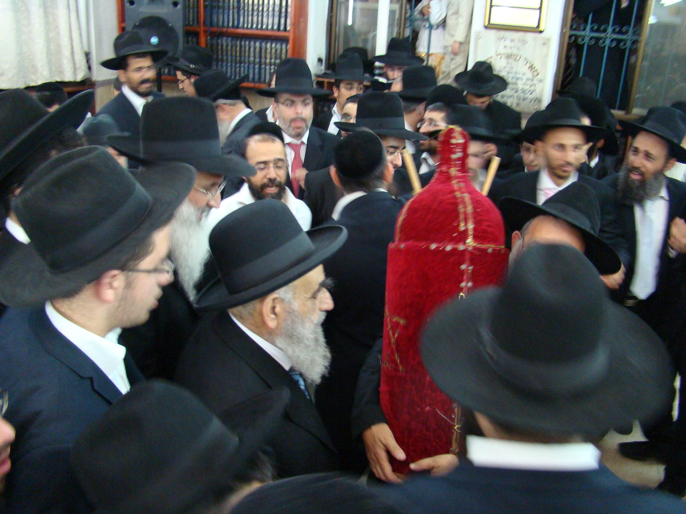 יאמרו נא בית אהרן: הקפות בירושלים