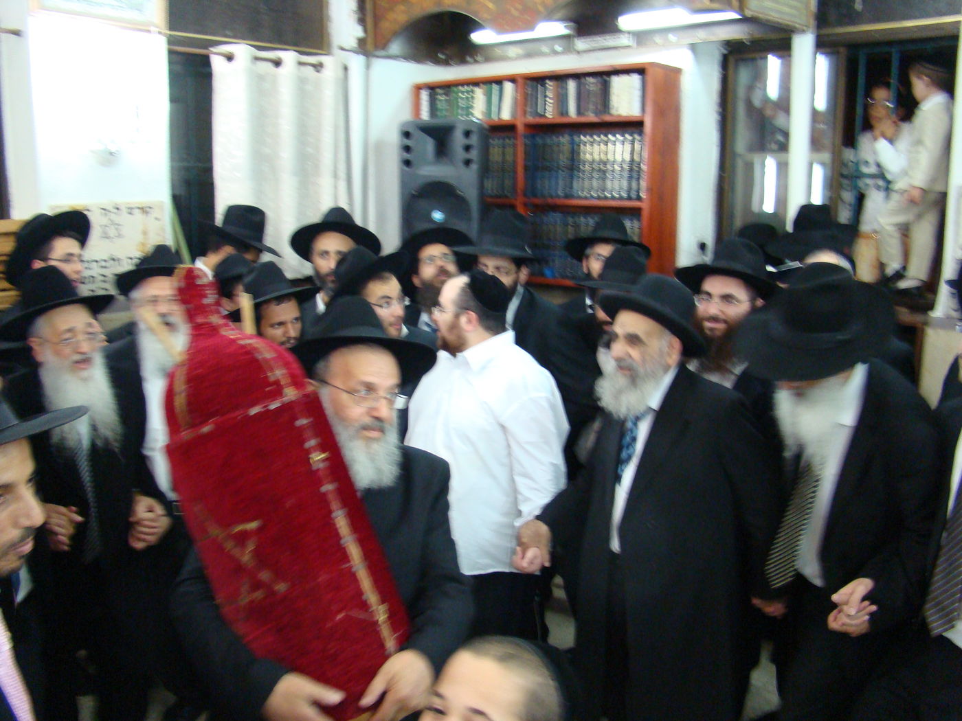 יאמרו נא בית אהרן: הקפות בירושלים