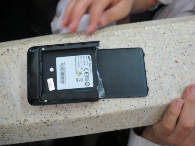 ראש-הישיבה נתן הוראה, הנער ניתץ את האייפון לעיני כל