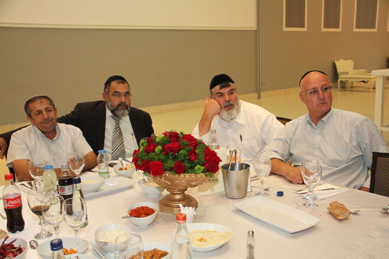 בצל המתח: השר ישי פגש את פעילי ש"ס במועצות האיזוריות