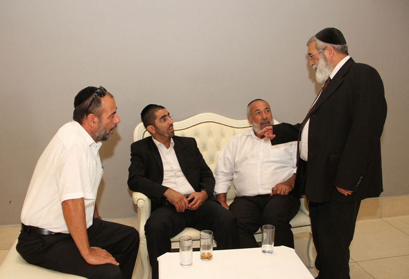 בצל המתח: השר ישי פגש את פעילי ש"ס במועצות האיזוריות