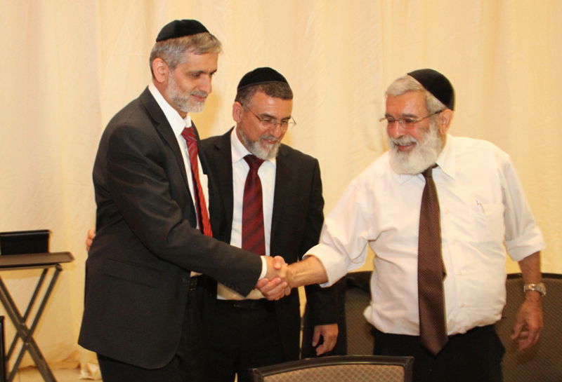 בצל המתח: השר ישי פגש את פעילי ש"ס במועצות האיזוריות