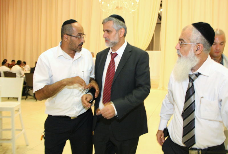 בצל המתח: השר ישי פגש את פעילי ש"ס במועצות האיזוריות
