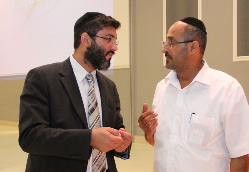 בצל המתח: השר ישי פגש את פעילי ש"ס במועצות האיזוריות