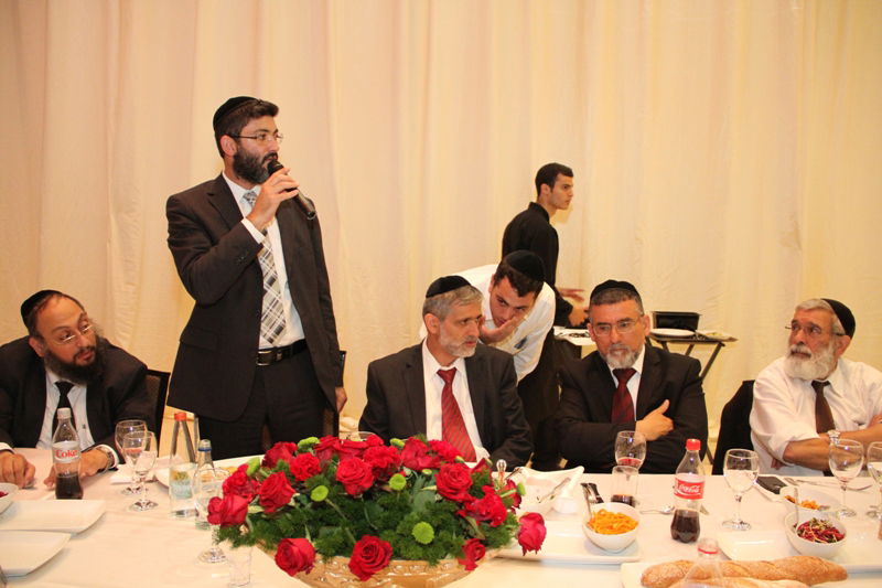 בצל המתח: השר ישי פגש את פעילי ש"ס במועצות האיזוריות