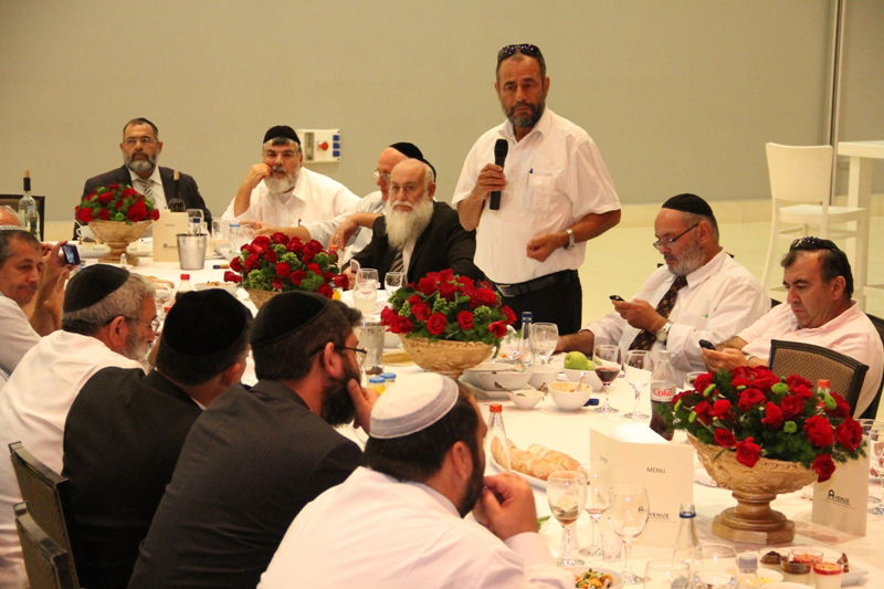 בצל המתח: השר ישי פגש את פעילי ש"ס במועצות האיזוריות