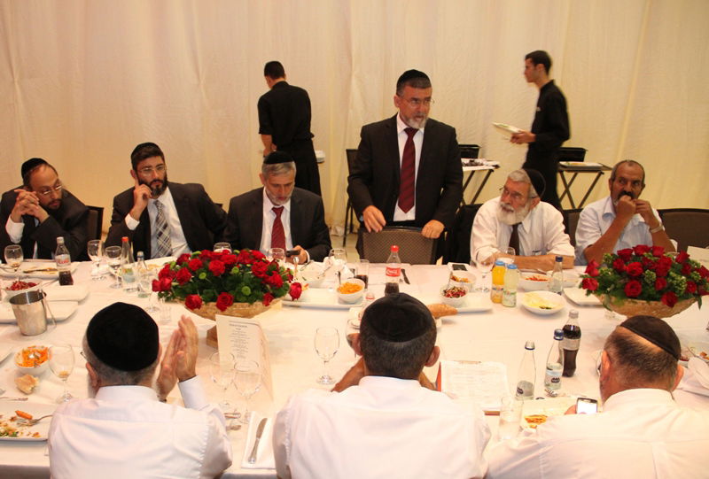 בצל המתח: השר ישי פגש את פעילי ש"ס במועצות האיזוריות