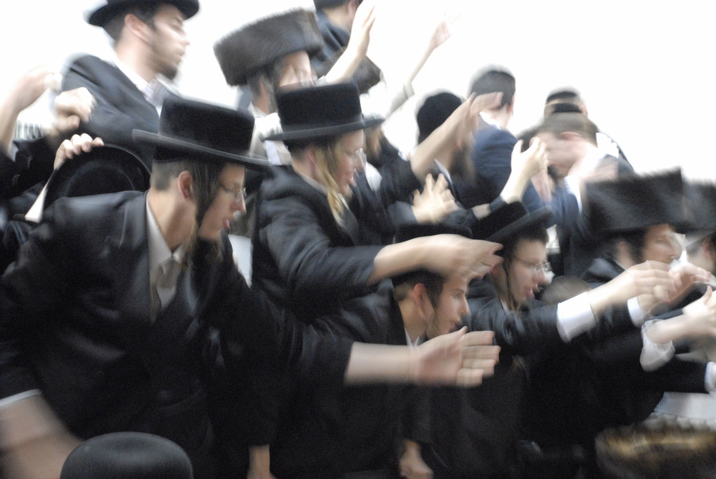 צפו בתיעוד: טיש תפוחים בשומרי אמונים