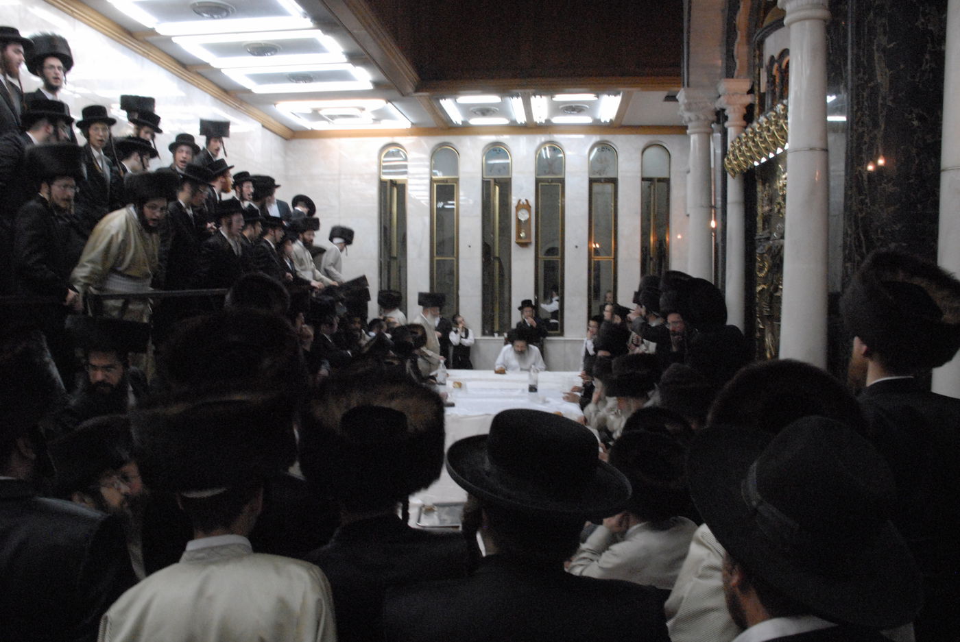 צפו בתיעוד: טיש תפוחים בשומרי אמונים