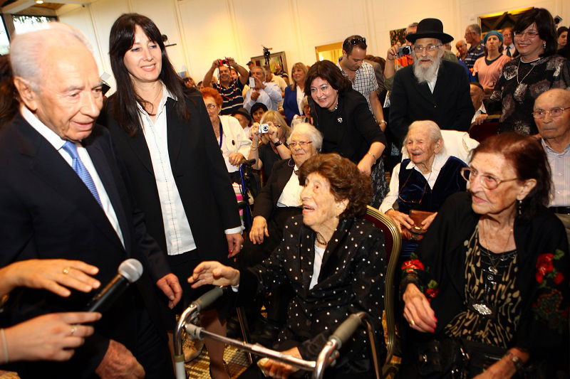 נשיא המדינה שמעון פרס פגש קשישים והודה להם