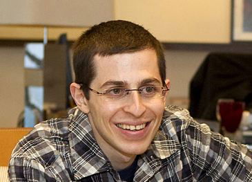 גלעד שליט "ציירתי מפה של הארץ"