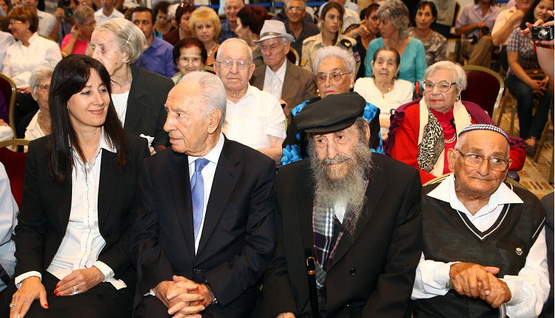 נשיא המדינה שמעון פרס פגש קשישים והודה להם