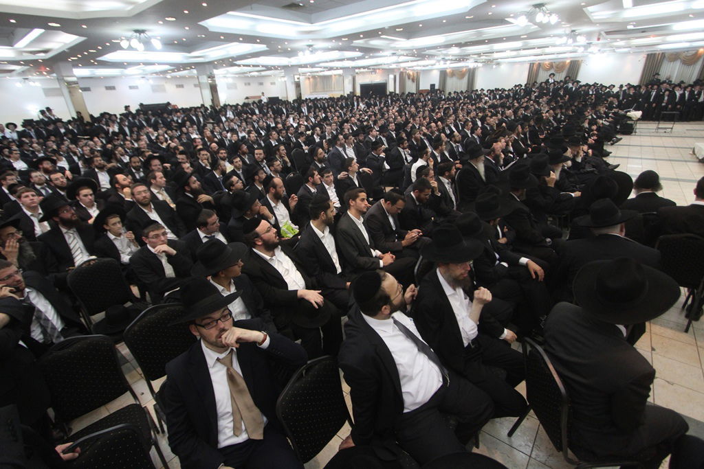 מפגן כוח: אלפי אברכים בעצרת של אנשי 'הפלס'