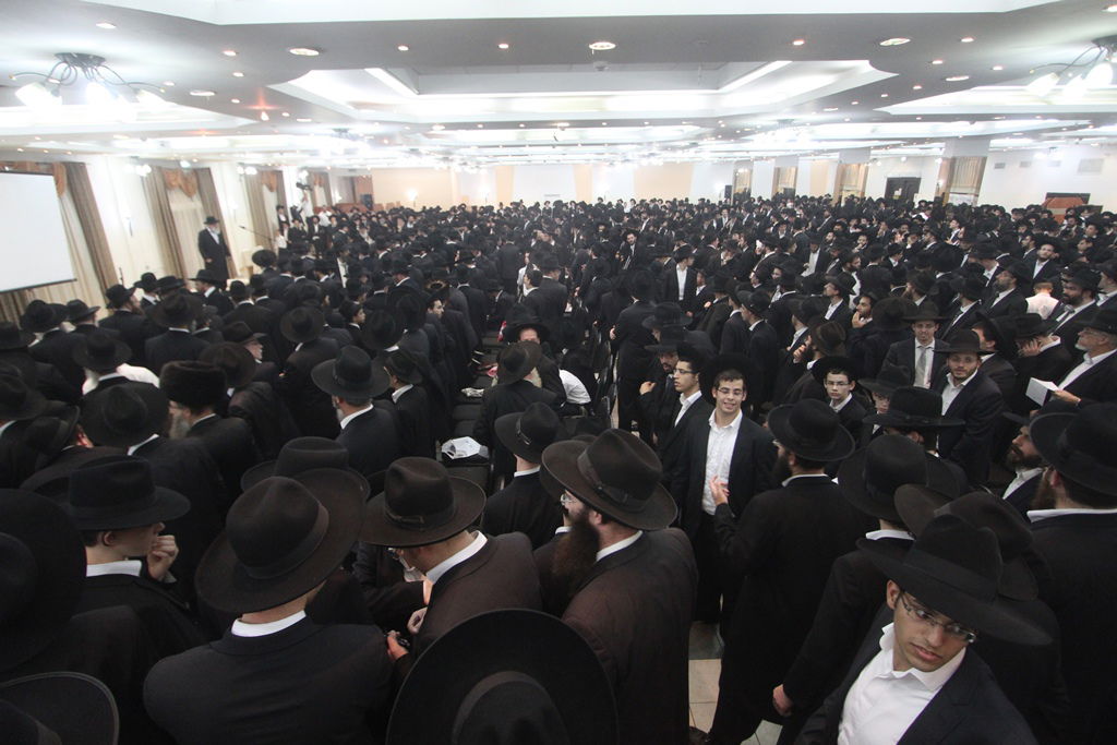 מפגן כוח: אלפי אברכים בעצרת של אנשי 'הפלס'