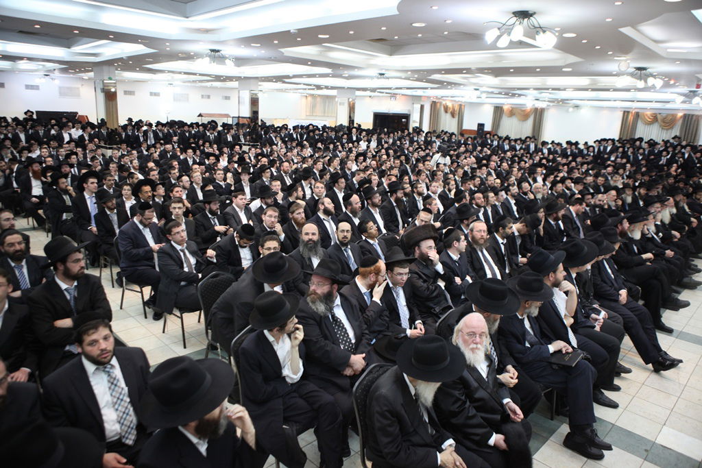 מפגן כוח: אלפי אברכים בעצרת של אנשי 'הפלס'