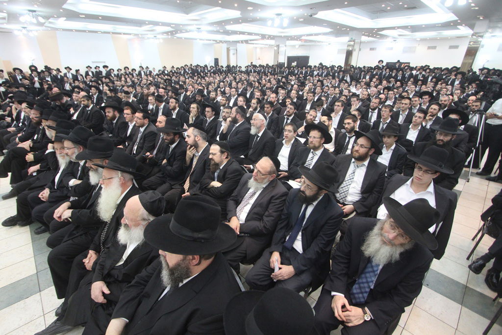 מפגן כוח: אלפי אברכים בעצרת של אנשי 'הפלס'