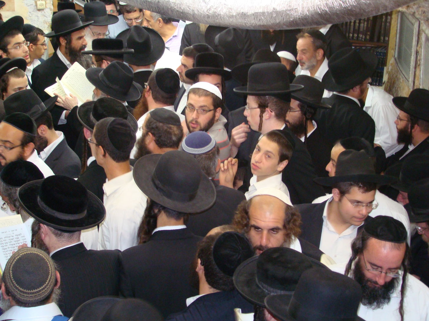 צפו בתמונות: הילולת שמעון הצדיק