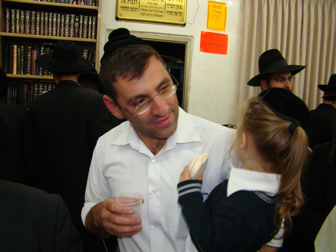 צפו בתמונות: הילולת שמעון הצדיק