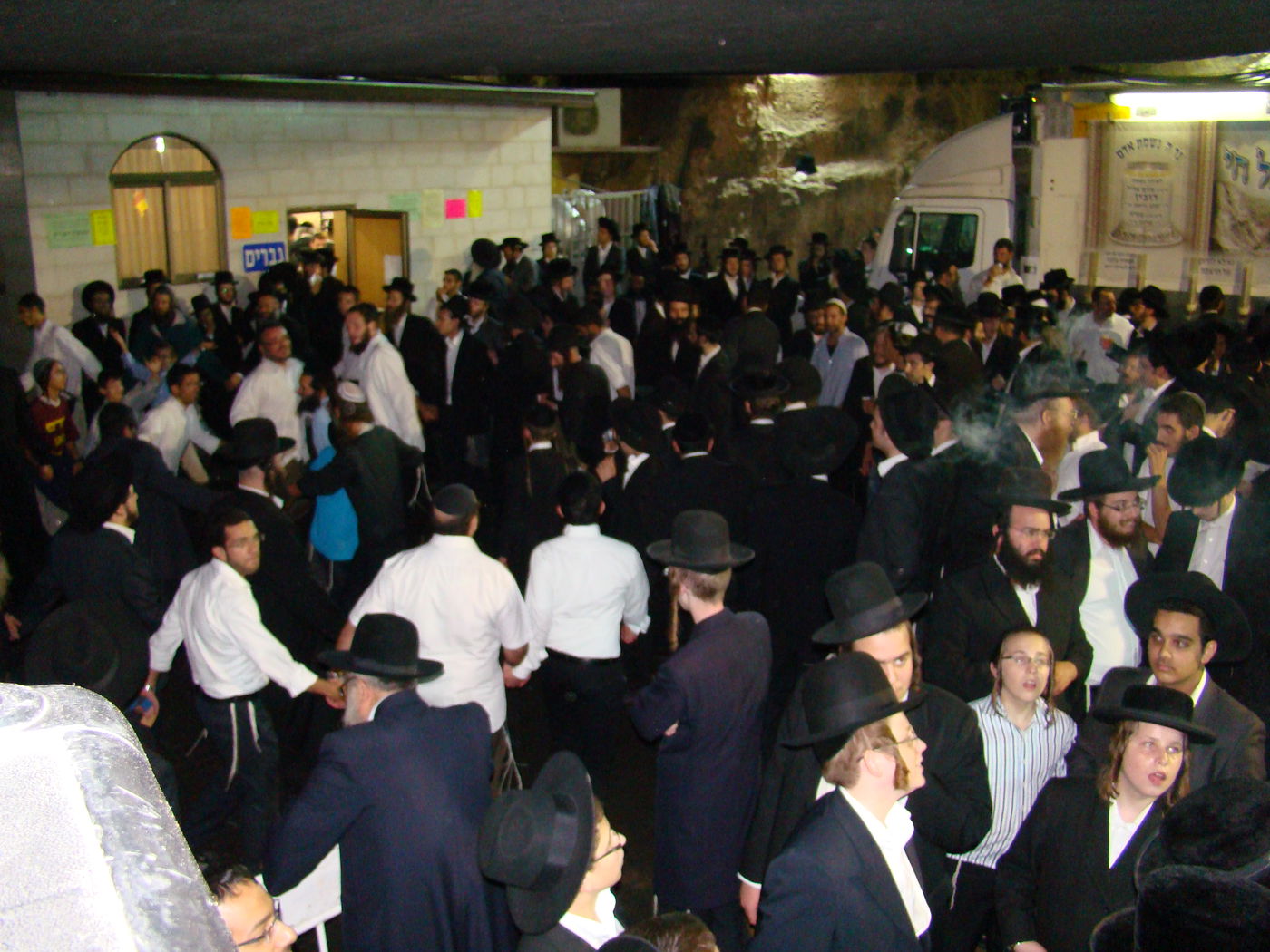 צפו בתמונות: הילולת שמעון הצדיק