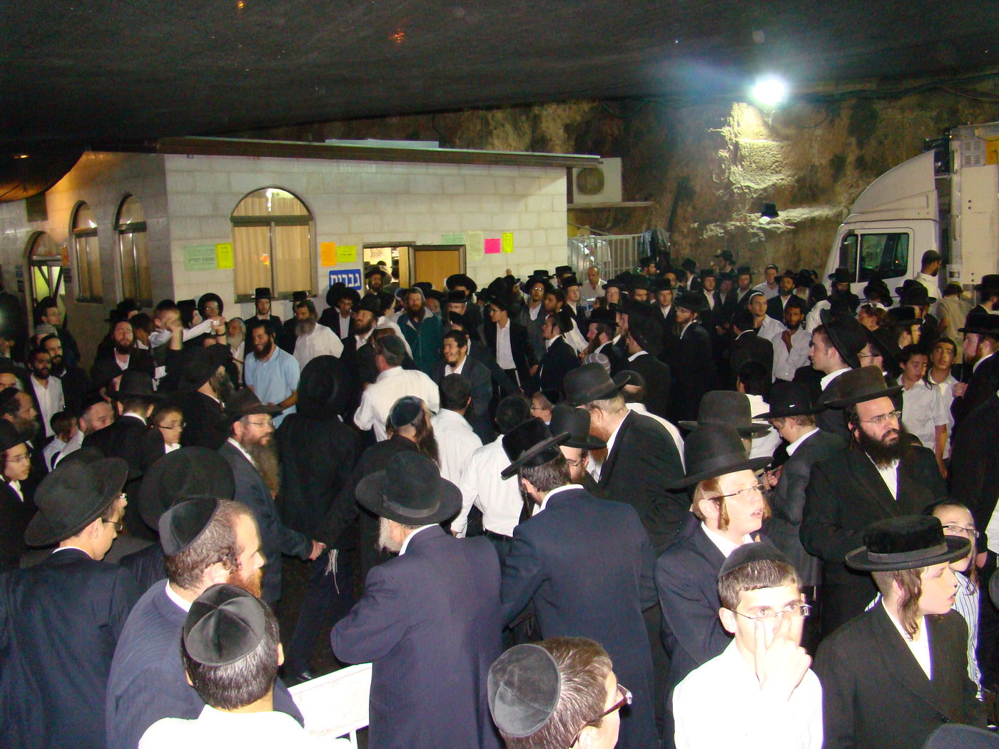 צפו בתמונות: הילולת שמעון הצדיק