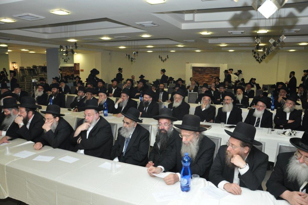 הגראי"ל שטיינמן בכינוס נגד האייפון: צריך להתרחק מהמשחית כמו מאש