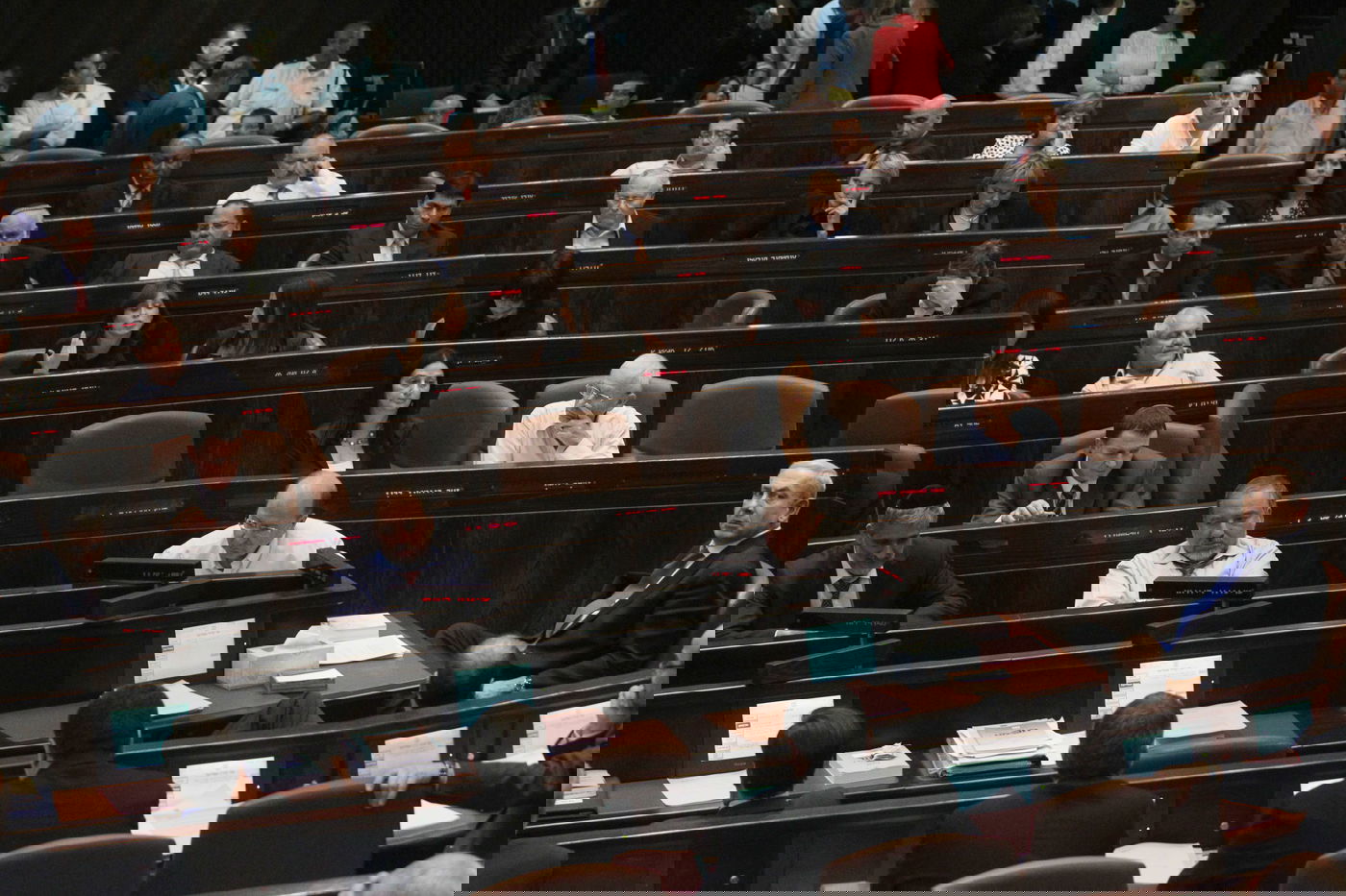 תיעוד: כך חברי הכנסת פזרו את עצמם